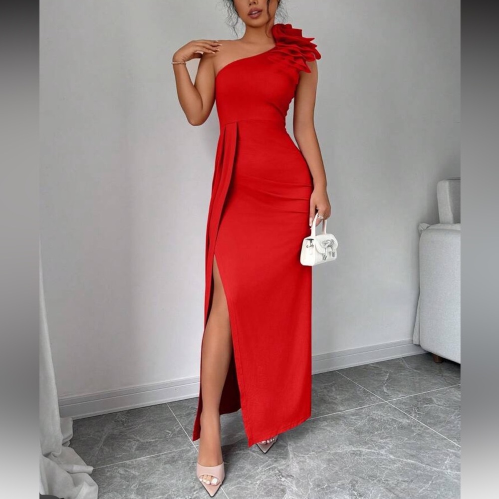 Elegant Red One-Shoulder Dress - Picture 4 of 5